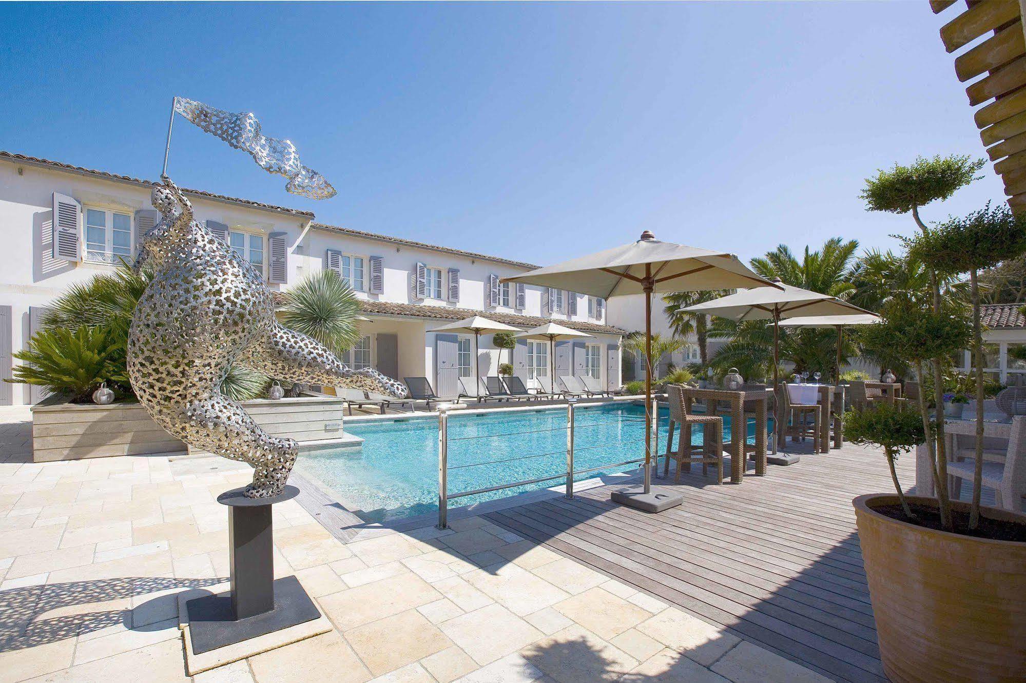 Le Clos Saint-martin & 4*